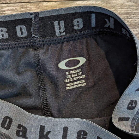Oakley Women's Small Black Base Layer Leggings Pants Lightweight Running Workout - Picture 2 of 6